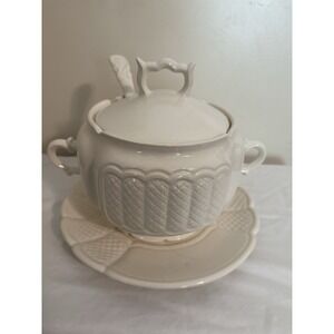 Vintage White Soup Tureen California Pottery L200 USA 12" Pineapple Design Motif